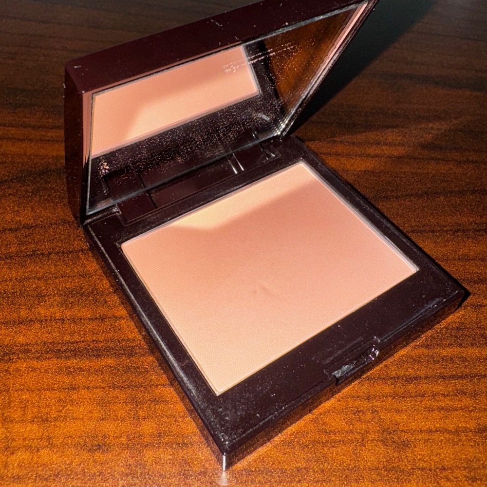 Laura Mercier Blush - Guava (Matte Light Pink Coral)